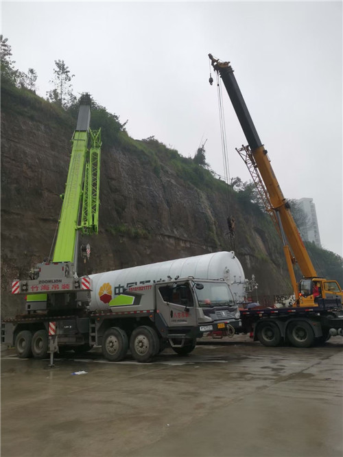 郸城县“不怕风雨冻”—— 吊车的 “恶劣环境适应” 技术